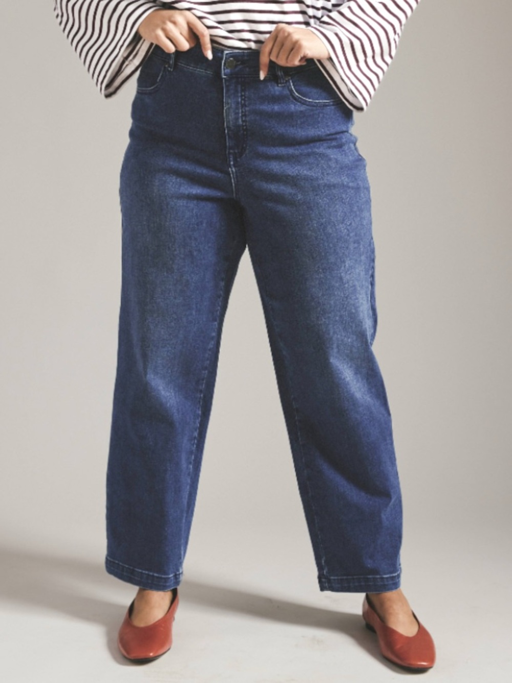 Universal Standard Weekend Straight Leg Jeans Blue Elastic Back Sz 14